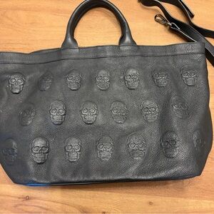 IO Pelle leather skull bag